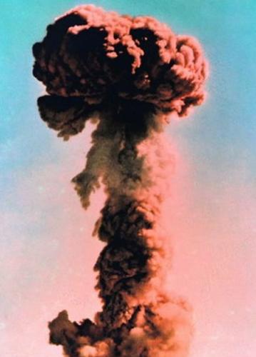 中国第一颗原子弹爆炸成功