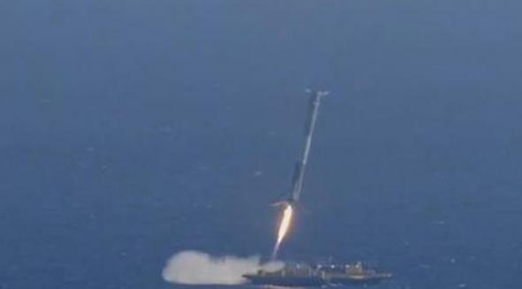 根据视频的显示，火箭已经处于竖直状态，但最后却翻到