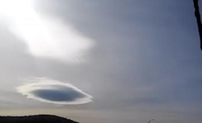 美国亚利桑那州天空出现内藏ufo的奇怪反光云 猎奇佈