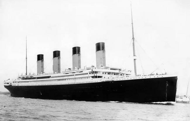 泰坦尼克号1912年沉没。