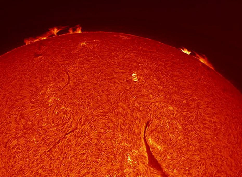 2015年1月15日太阳极大期时，泰勒抓拍的太阳表面照片。