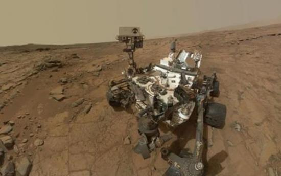 好奇号火星车出现故障之前上传的最后自拍照，目前该火星车由于计算机系统故障处于“安全模式”
