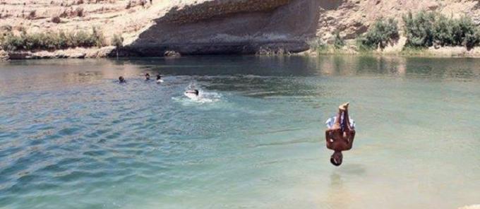 非洲突尼斯一个沙漠突然出现神秘湖泊“Gafsa Beach”
