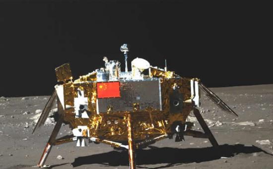 全景相机拍摄的着陆器正面图像（2013年12月22日06时50分摄）。