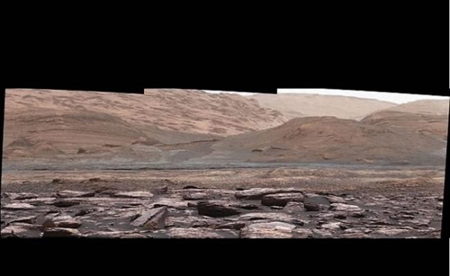 好奇号在火星拍到紫色的岩石。