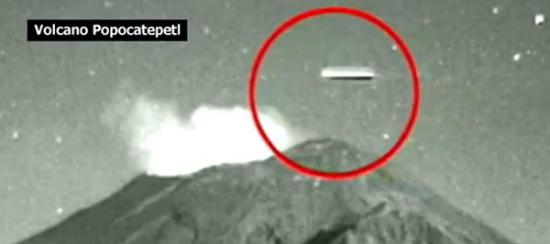 雪茄状UFO飞越墨西哥波波卡提佩火山