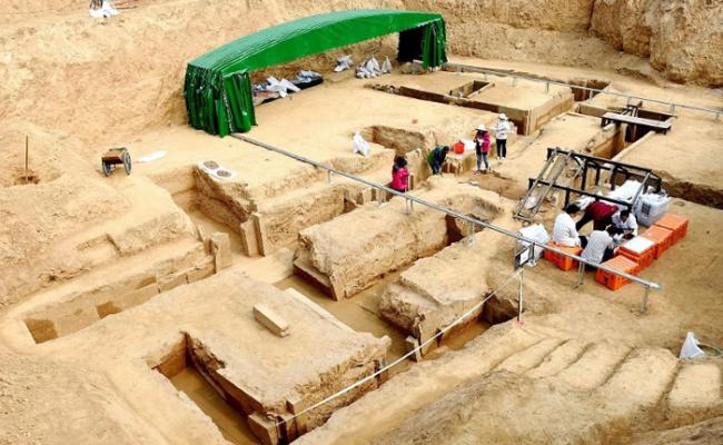 该批考古人员10月初，在洛阳发现该座西汉空心砖券大墓。