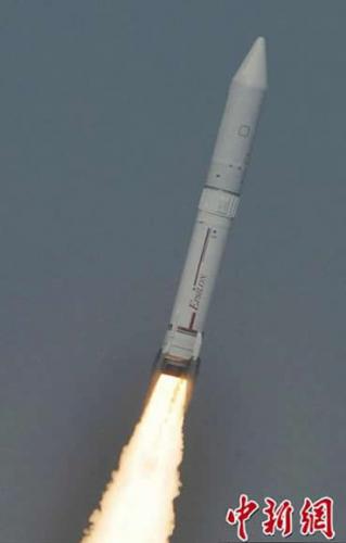 当地时间9月14日14时，日本新型火箭“艾普斯龙”从位于日本鹿儿岛县的内之浦宇宙空间观察所发射升空。据介绍，“艾普斯龙”原定于今年8月27日发射，但发射前检测到
