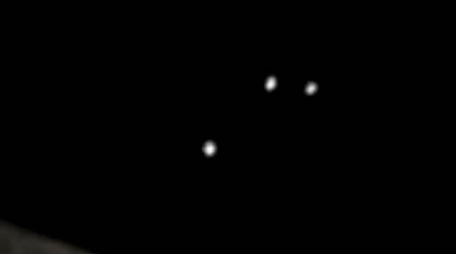 美国UFO猎人在德州康罗夜空中拍到6个神秘发光体