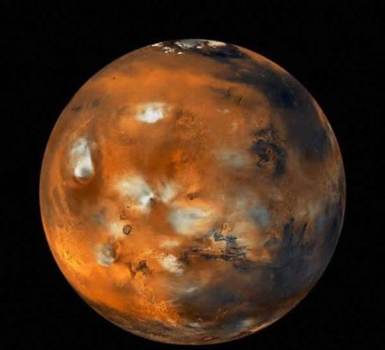 科学家最新研究表明，火星表面存在一种黏土矿物质是由产甲烷气体菌制造的，这种微生物可以承受巨大的温差变化。