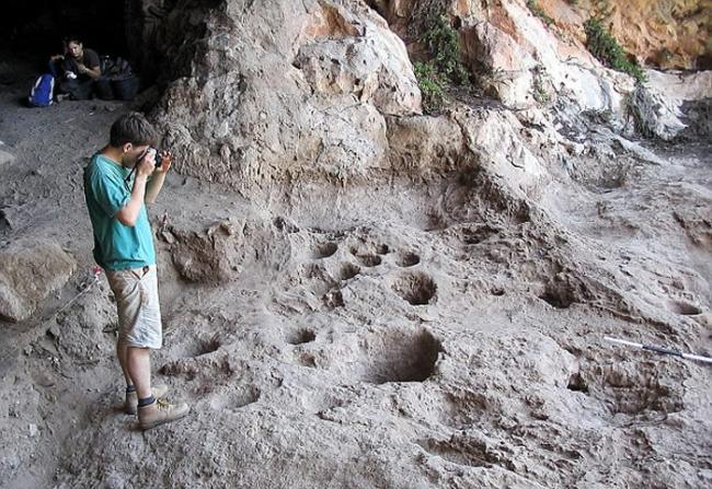 以色列海法以南芮克菲洞穴发现啤酒残留物 古人类或1.4万年前已会酿酒