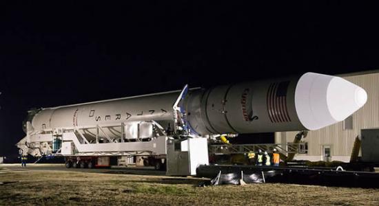 杜勒斯轨道科学公司也将执行第一次对国际空间站的货运补给，使用自己研制的天鹅座和心宿二运载系统，2013年，轨道科学公司完成了对心宿二火箭的发射测试，其与美国宇航