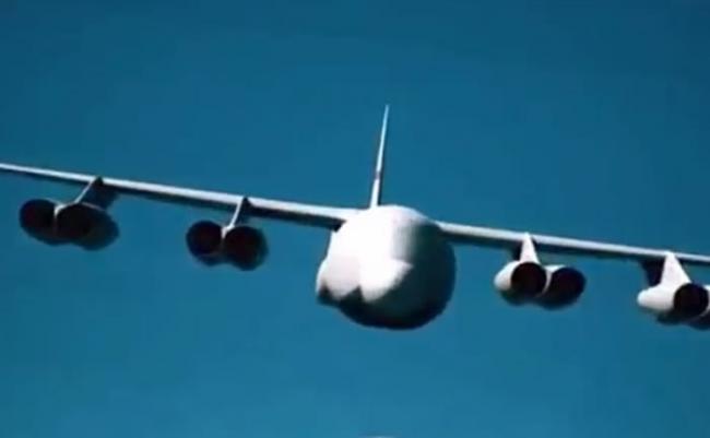“武器库飞机”犹如C-130与B-52的混合体。