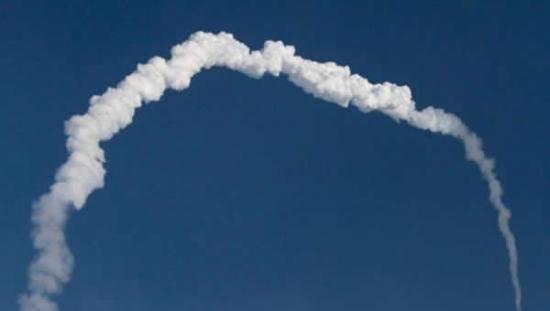 当地时间2014年1月5日，印度安得拉邦的航天中心发射了这枚称为GSLV－D5的火箭，它重约415吨，长49米，搭载重1982公斤的GSAT－14通信卫星。这是