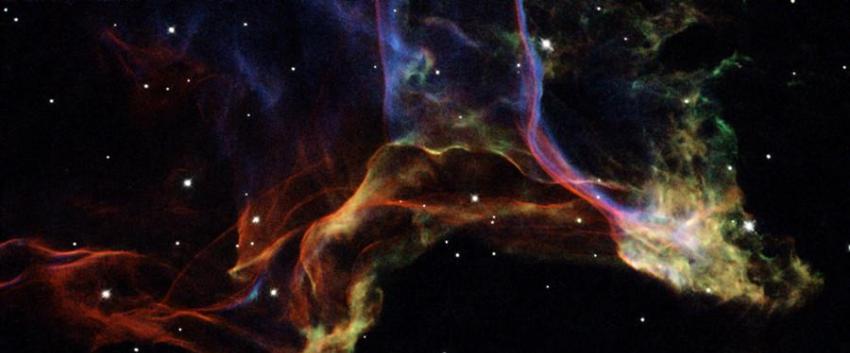 欧洲航天局（ESA）发布哈勃太空望远镜拍摄的面纱星云