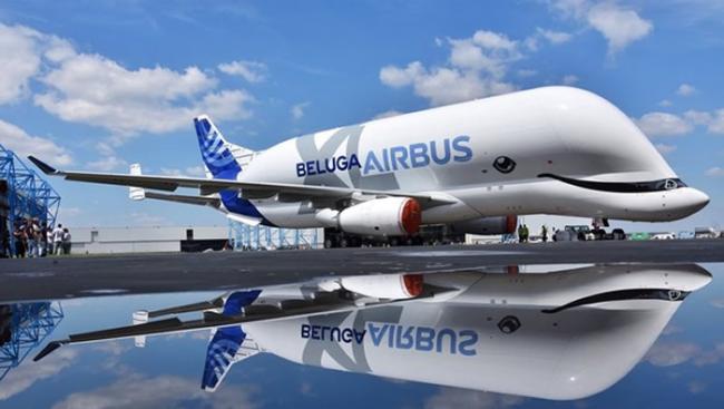 空中巴士为新一代巨型运输机“大白鲸XL”（BelugaXL）画上眼睛和微笑曲线