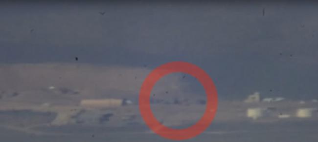 YouTube“UFO探索者”频道实拍美国51区 发现数架高速飘移的飞行物及疑似外星人活动