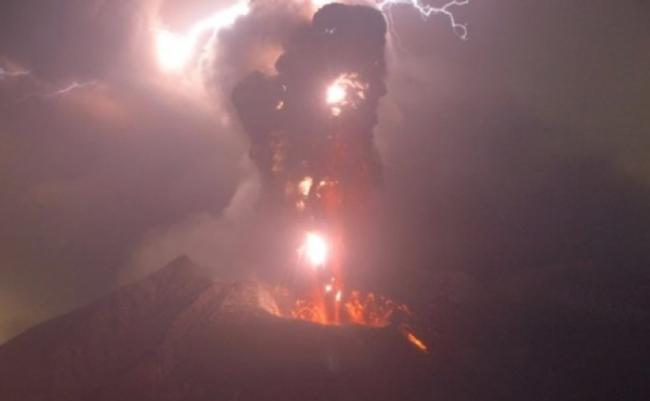 昭和火山在月初亦曾爆发。