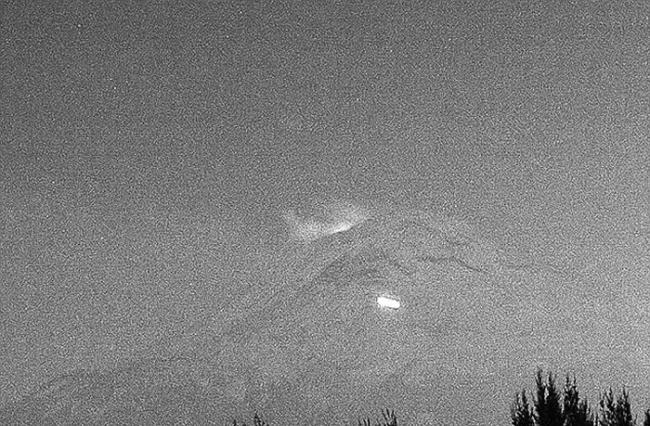 UFO飞近墨国火山,阴谋论：外星人监控地球