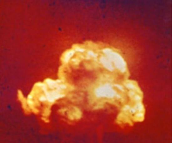 曼哈顿工程制造出人类第一颗原子弹