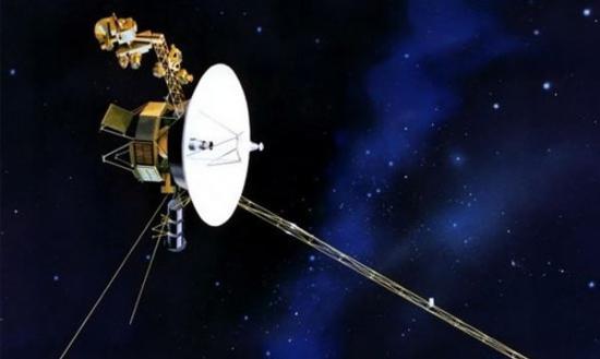 美国宇航局于1977年发射的这艘“旅行者1号”探测器飞出太阳系时刻即将来临