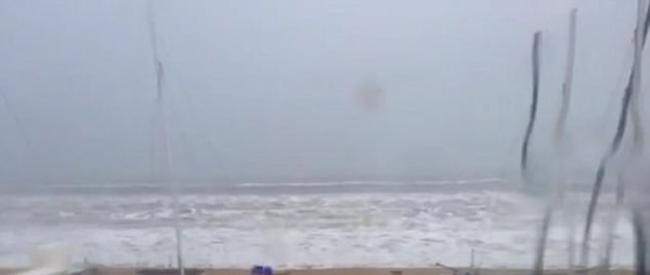 专家解释或因强烈雷雨，酿成“气象海啸”。