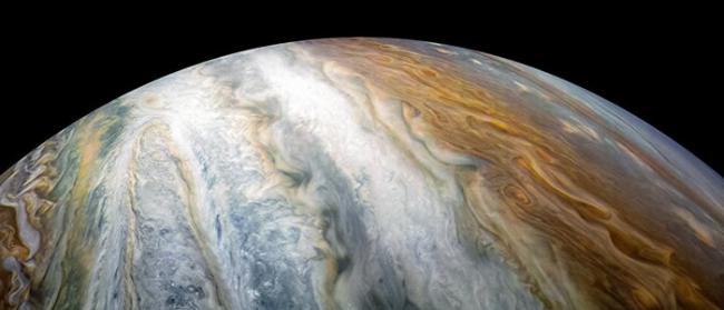 美国“Juno”朱诺号探测器拍摄到环绕在木星南极的木星云