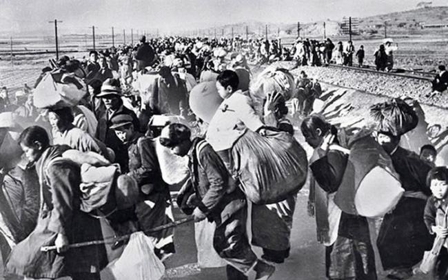 逃亡的韩国民众。