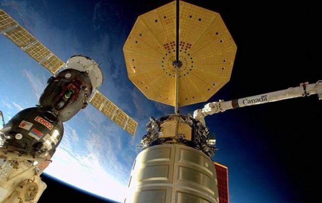 太空囊Cygnus去年底装满食物衣服等物资到国际太空站。