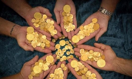 布里斯本共发现350枚金币