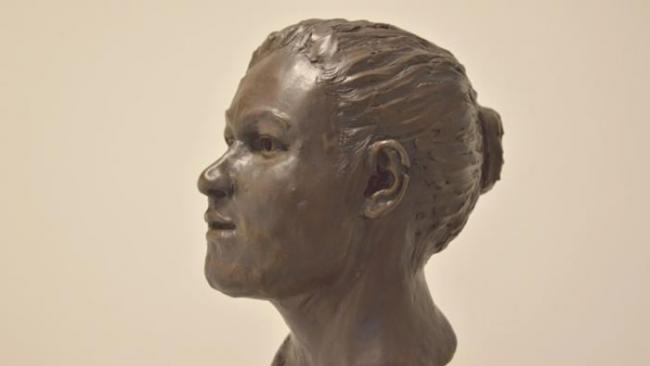 Ballynahatty重建：Ballynahatty颅骨由伊丽莎白布莱克重建。基因显示，她有着黑色的头发和棕色的眼睛。（图片来源：巴里哈特韦尔）