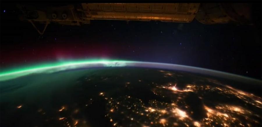 国际空间站宇航员在外太空拍摄的地球壮观夜景