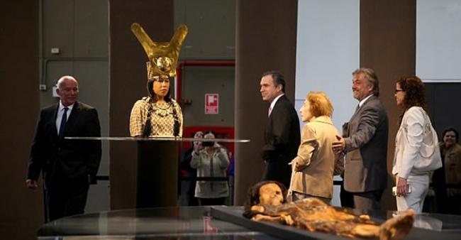 来自摩梭部落的考恩女士 科学家重建1700年前秘鲁年轻女木乃伊的真实面孔