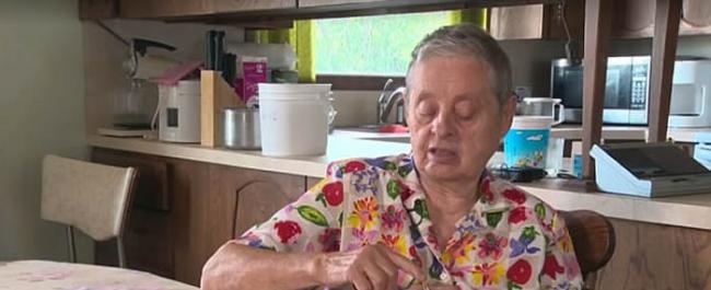 加拿大84岁阿婆求婚钻戒失踪13年 在农场红萝卜身上找到