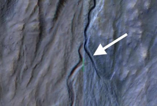 最新观测发现火星表面存在3年前刚形成不久的沟壑