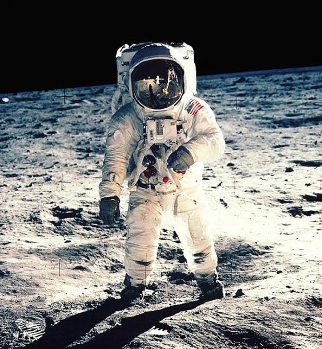 第二位登陆月球的美国宇航员奥尔德林