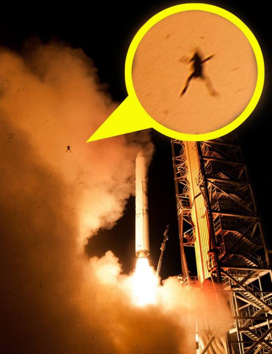 美国NASA的米诺陶五号火箭发射升空吹飞小青蛙