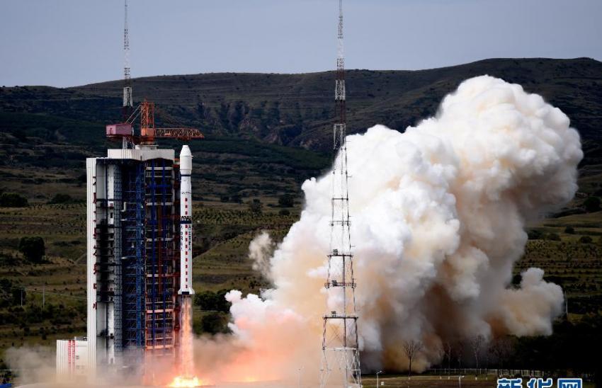 9月8日，搭载遥感卫星二十一号的长征四号乙运载火箭点火升空。