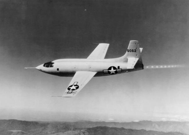 人类首次完成超音速飞行70周年 1947年10月14日美军飞行员驾驶贝尔X-1突破音障