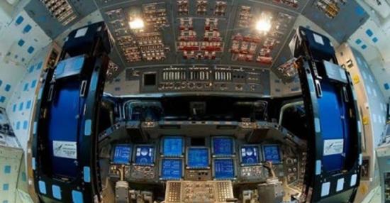 NASA宇宙飞船驾驶舱内部