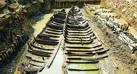 考古发现的清代木船。 资料图片