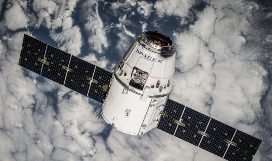 SpaceX公司计划利用天龙号太空船（图中所示）进行更多的飞行任务，为国际空间站运送货物和补给――包括毕格罗宇航公司研发的可扩展式载人舱。轨道科学公司将继续尝试