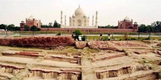 印度考古学家在泰姬玛哈陵对面发现疑为传说中的“黑色泰姬陵”