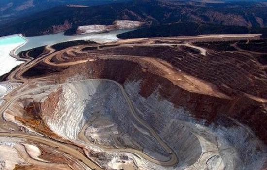 诺克斯堡金矿是目前美国阿拉斯加州境内规模最大的金矿。一项最新研究认为宇宙中的金元素起源于中子星之间的相撞