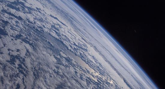 NASA发布太空图集重现《地心引力》的震撼画面