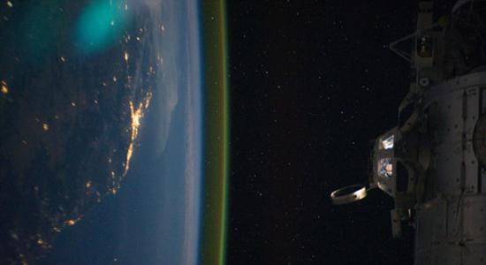 NASA发布太空图集重现《地心引力》的震撼画面