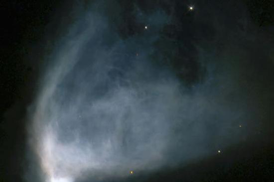 科学家近期提出一种“超光速假象”的思想实验，然而这种想法或许具有实际意义，可以帮助开展对宇宙天体的研究。研究人员认为我们将可以在NGC 2261，也就是哈勃空间