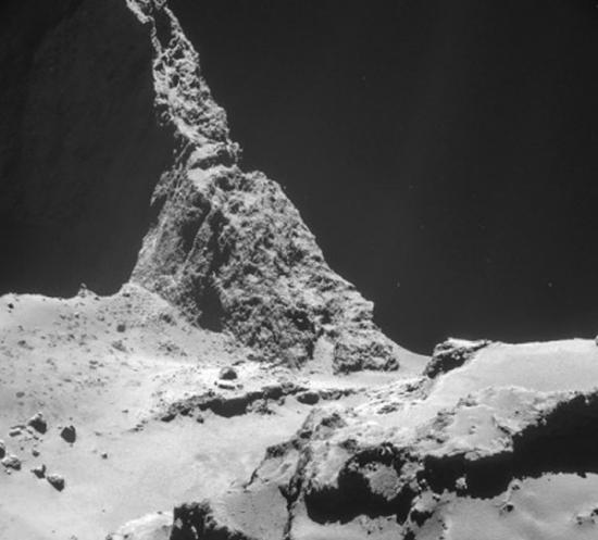 罗塞塔号上的摄录机，拍摄67P彗星的表面。