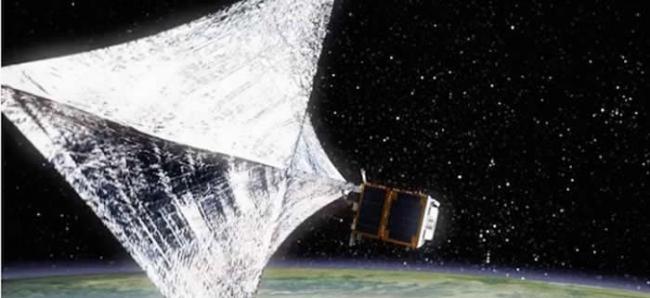 国际空间站宇航员向太空发射第一颗“太空清洁工”微型卫星