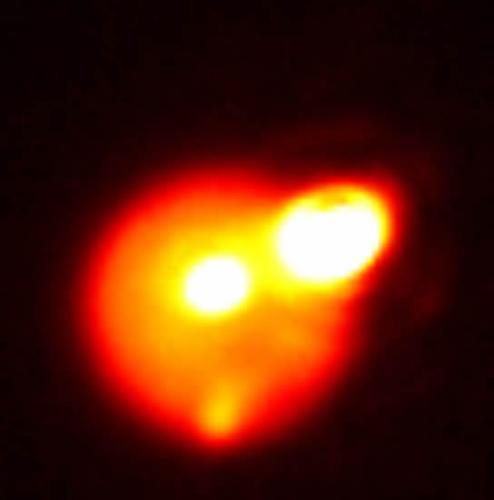 去年8月份，在短短两周的时间里木卫一上连续发生了3次大规模的火山爆发事件，在近红外波段上可以清晰观测到其释放出的巨大热量